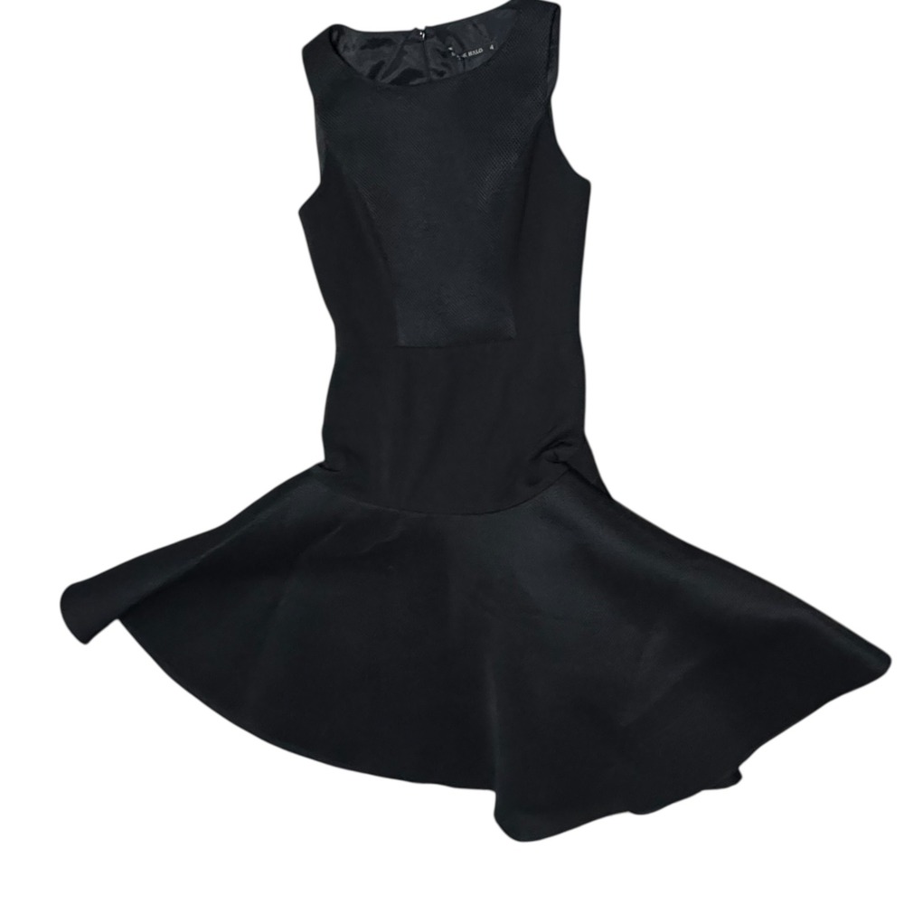 Black Halo NWT Black Mixed Media Mesh Hem Cocktail Sz‎ 4 LBD Formal Chic Evening - Picture 4 of 13